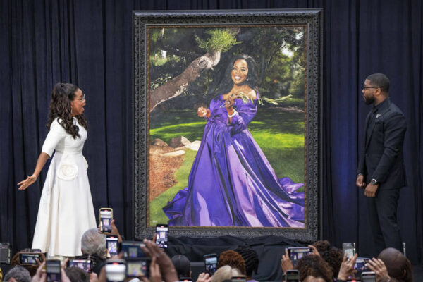 Oprah’s portrait unveiled at the National Portrait Gallery