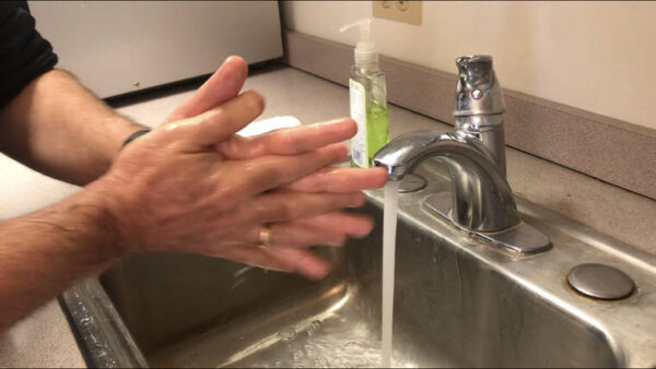 Hand-washing helps avert contagious pinkeye