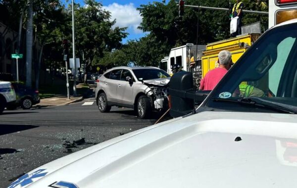 Man, 68, serious after 2-vechicle collision in Waipahu