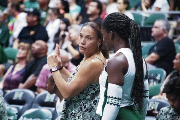 Hawaii women’s volleyball team loses regular season finale to UC Irvine