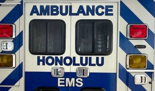 Pedestrian, moped rider seriously injured in Iwilei collision